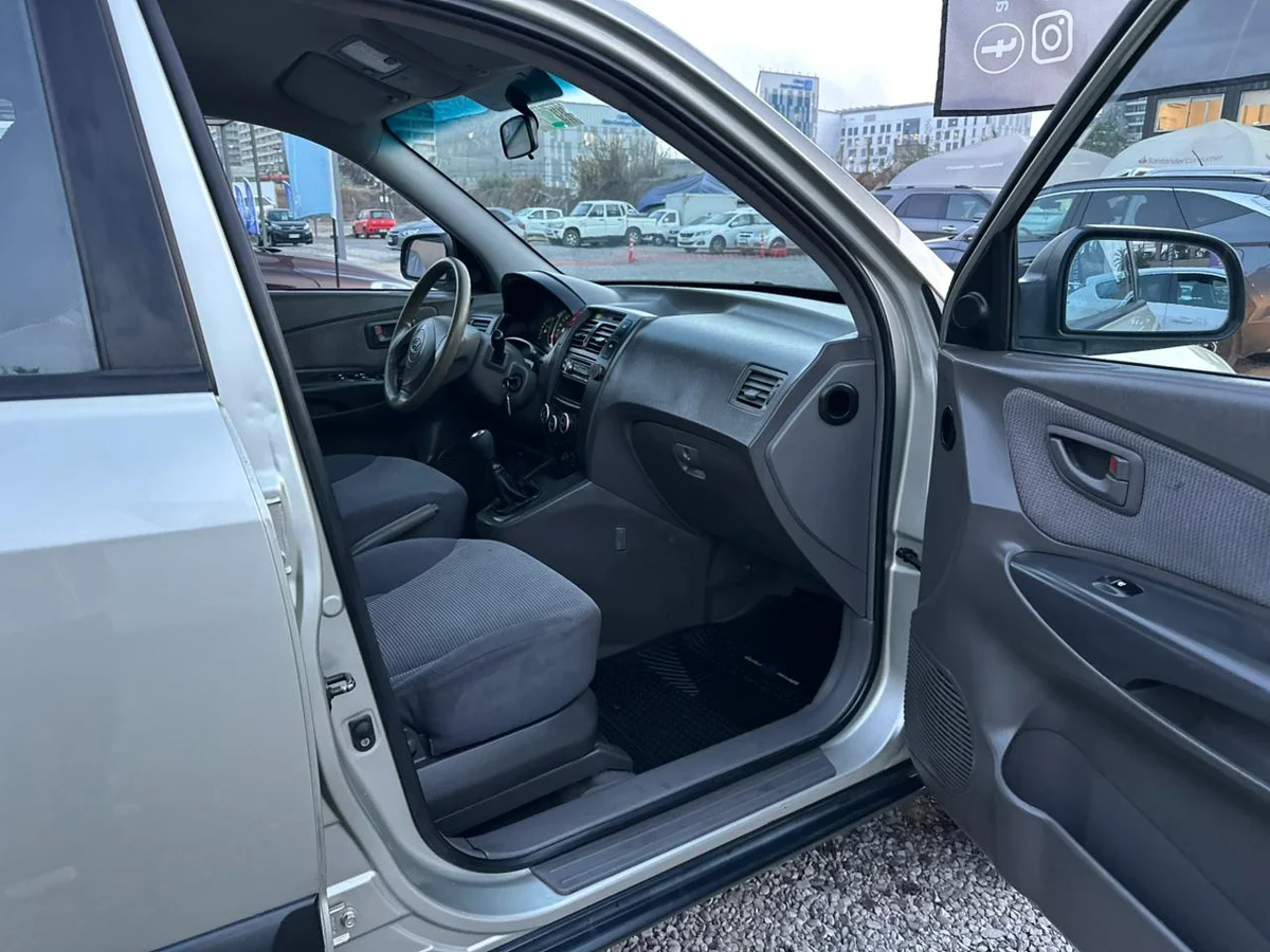 HYUNDAI TUCSON GL 2.0 2006 - Miniatura 11