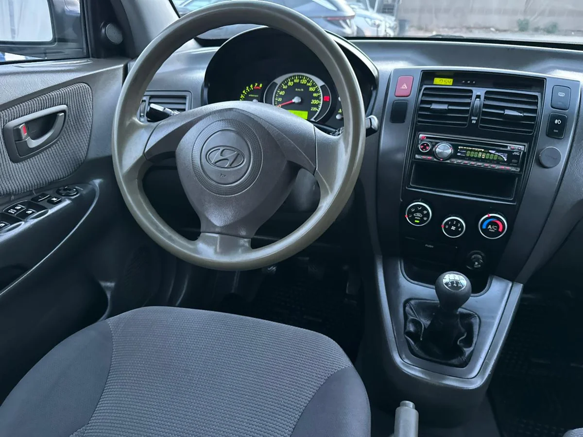 HYUNDAI TUCSON GL 2.0 2006 - Miniatura 16