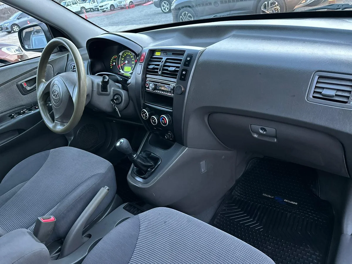 HYUNDAI TUCSON GL 2.0 2006 - Miniatura 18