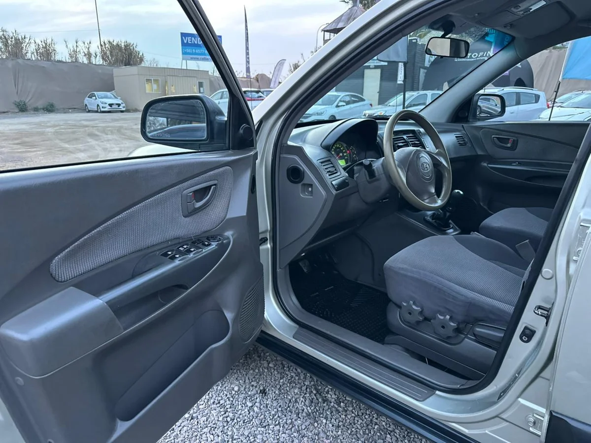 HYUNDAI TUCSON GL 2.0 2006 - Miniatura 25