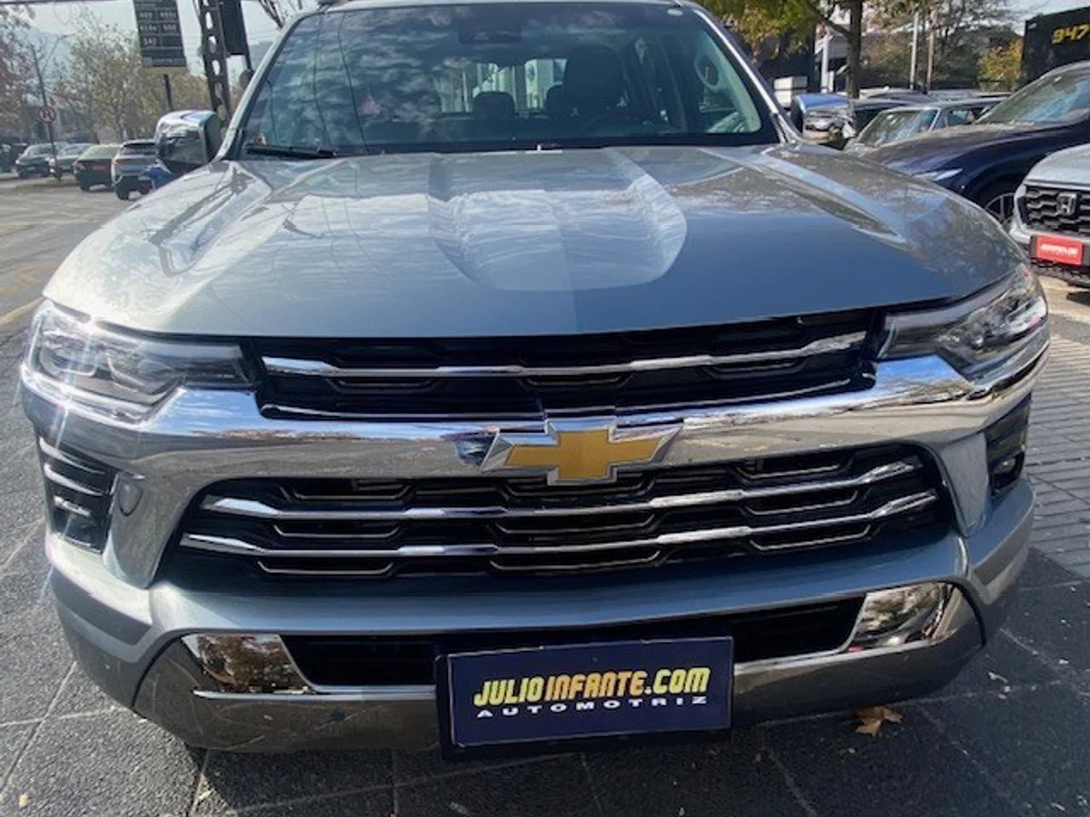 CHEVROLET COLORADO 2.8TD HC AT Awd. 2025 - Miniatura 9