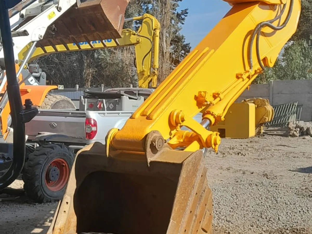HYUNDAI ROBEX 220 2018