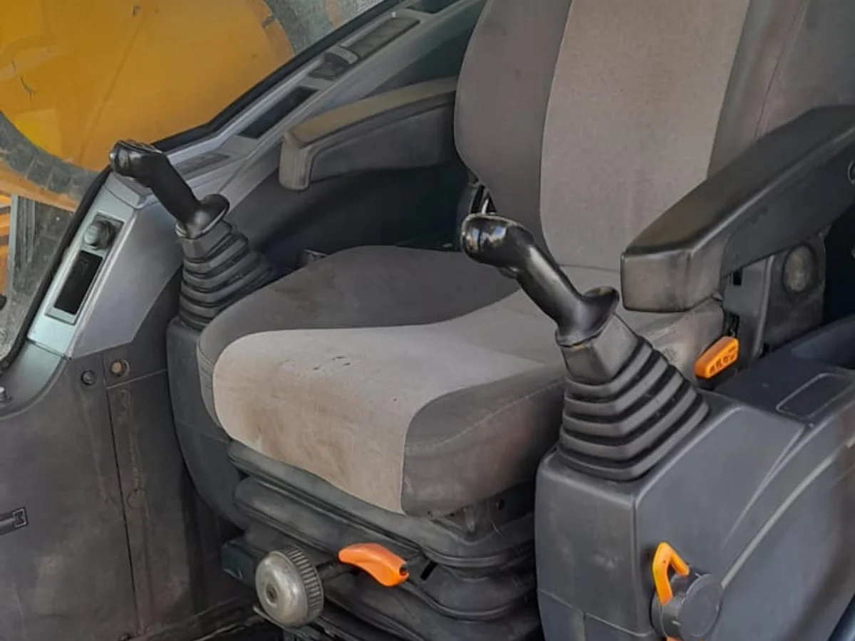 HYUNDAI ROBEX 220 2018 - Miniatura 13