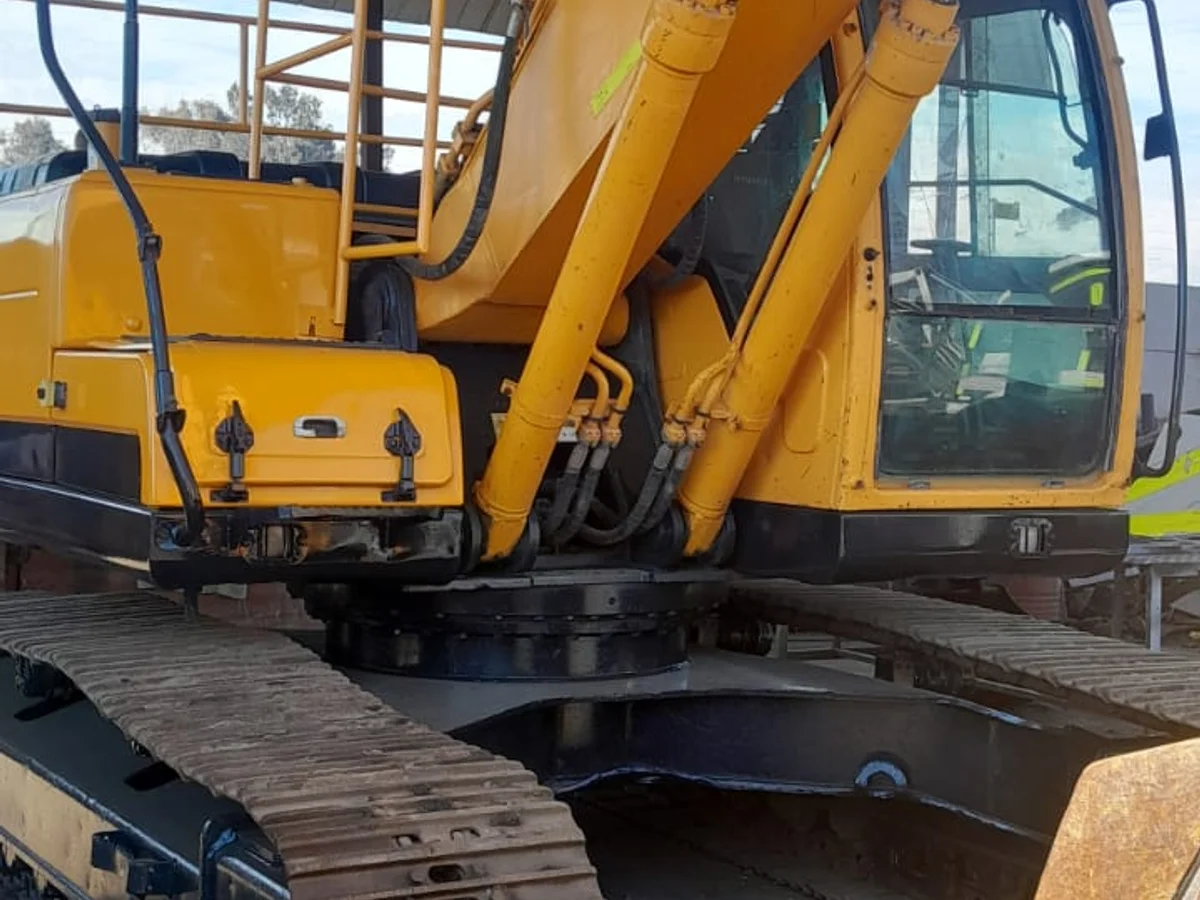 HYUNDAI ROBEX 220 2018