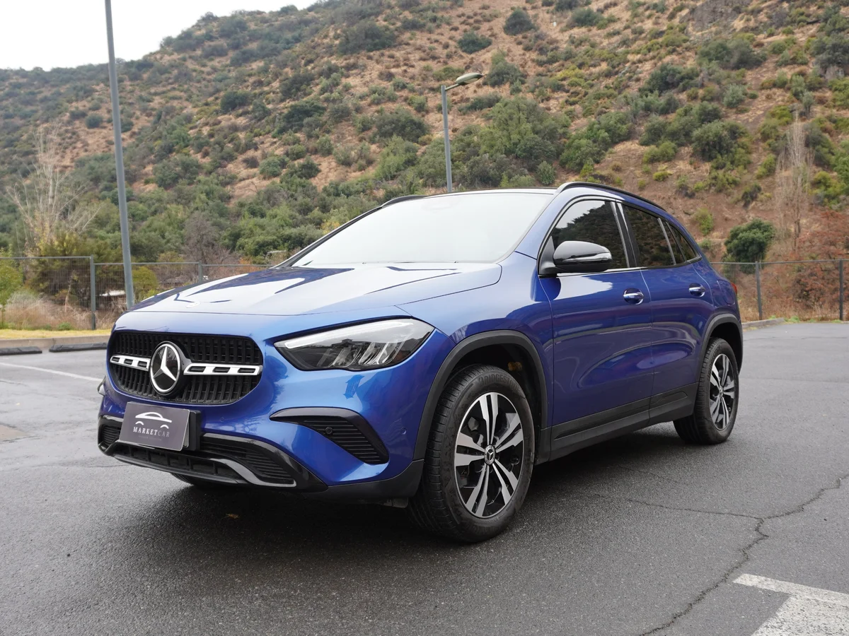 MERCEDES BENZ GLA 200 AUT Progressive AT 2025 miniatura 1