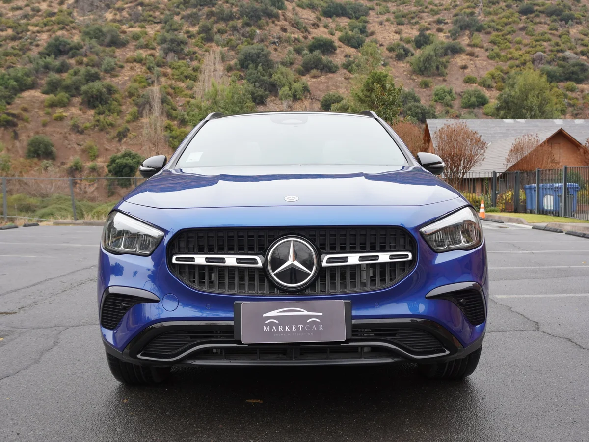 MERCEDES BENZ GLA 200 AUT Progressive AT 2025 miniatura 2