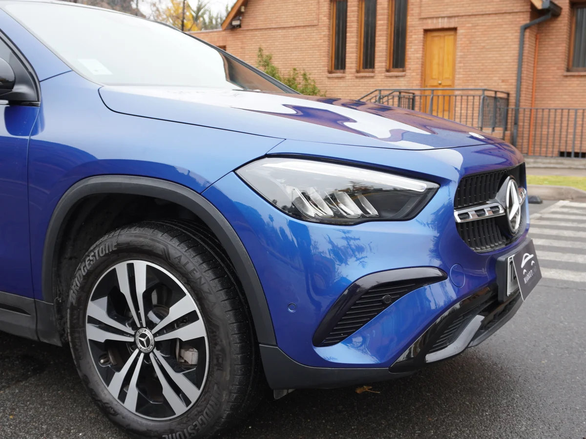 MERCEDES BENZ GLA 200 AUT Progressive AT 2025 miniatura 11