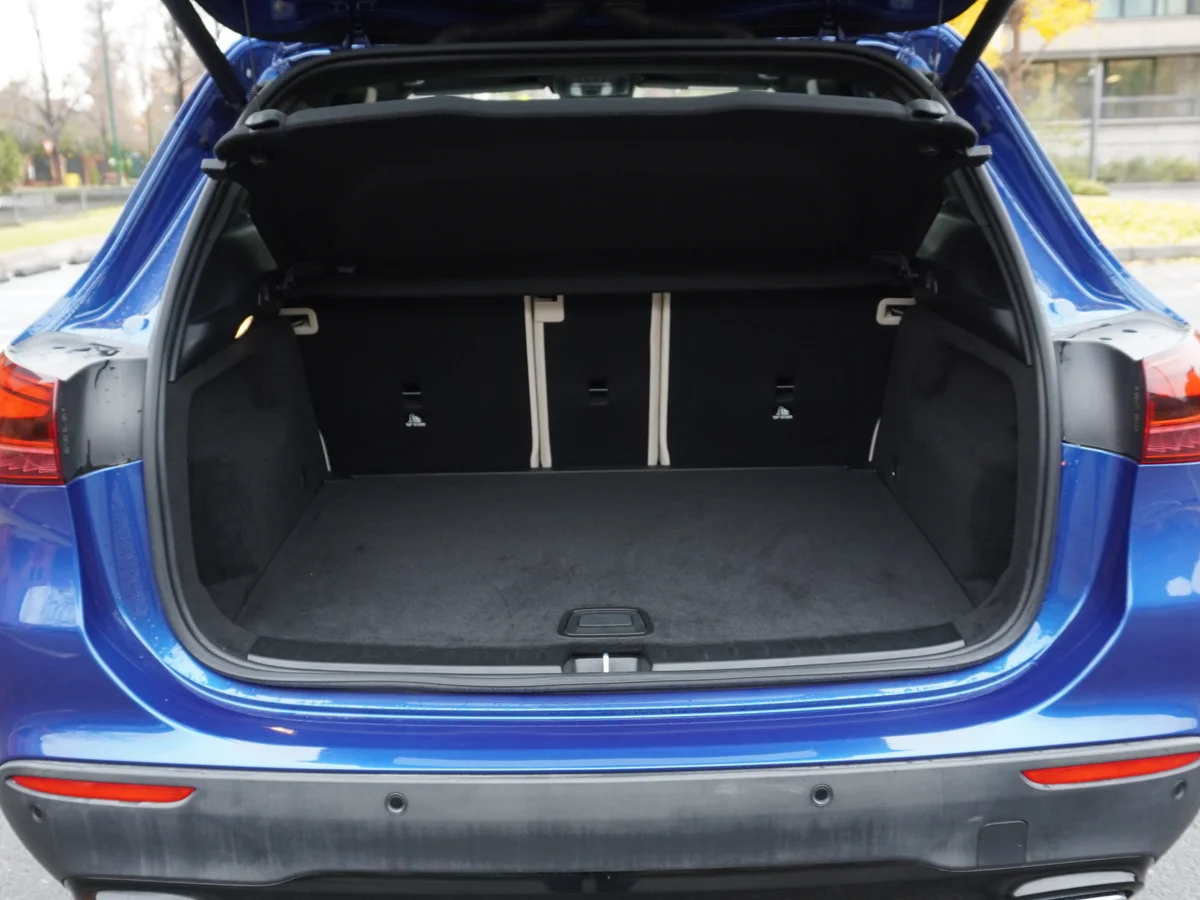 MERCEDES BENZ GLA 200 AUT Progressive AT 2025 miniatura 16