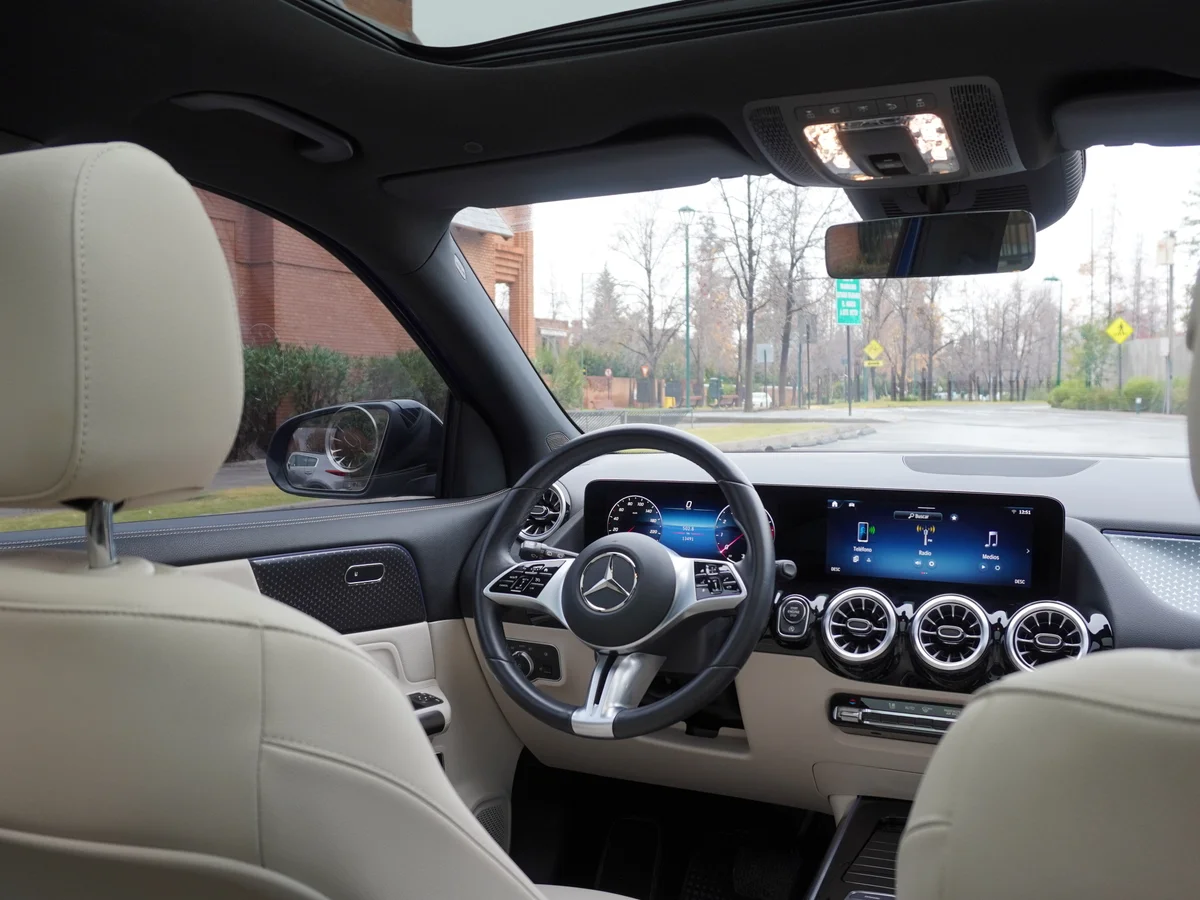 MERCEDES BENZ GLA 200 AUT Progressive AT 2025 miniatura 19