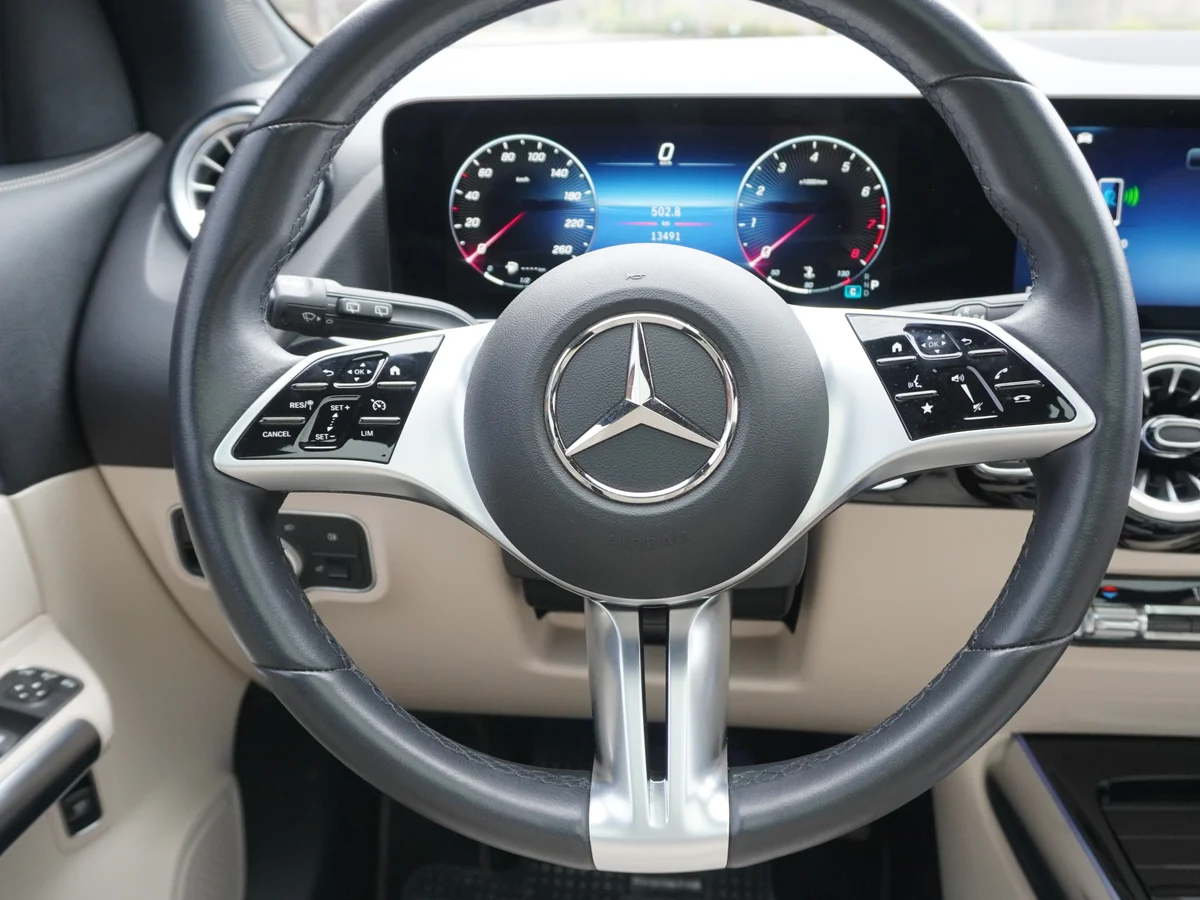 MERCEDES BENZ GLA 200 AUT Progressive AT 2025 miniatura 21