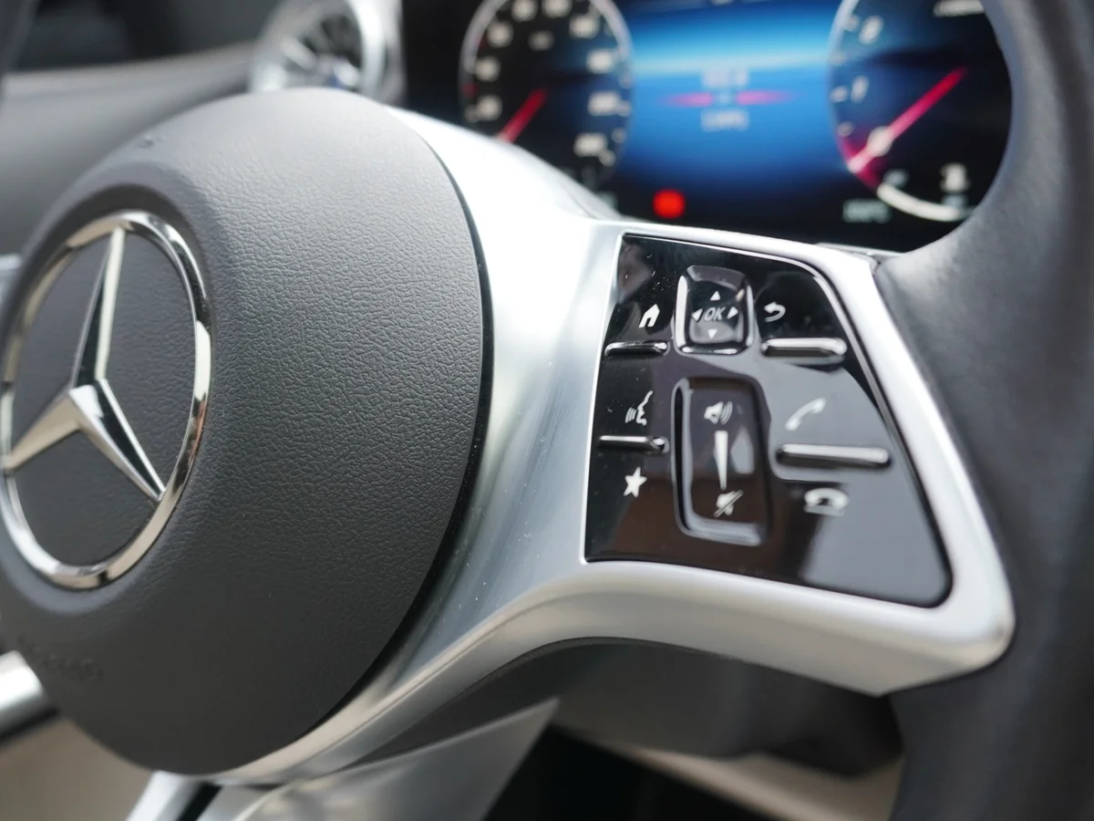 MERCEDES BENZ GLA 200 AUT Progressive AT 2025 miniatura 25