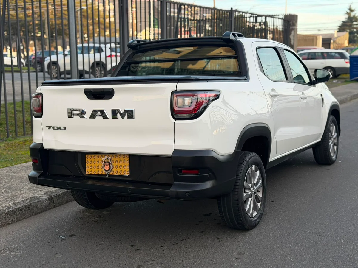 RAM 700 BIGHORN DCAB 1.3 2024