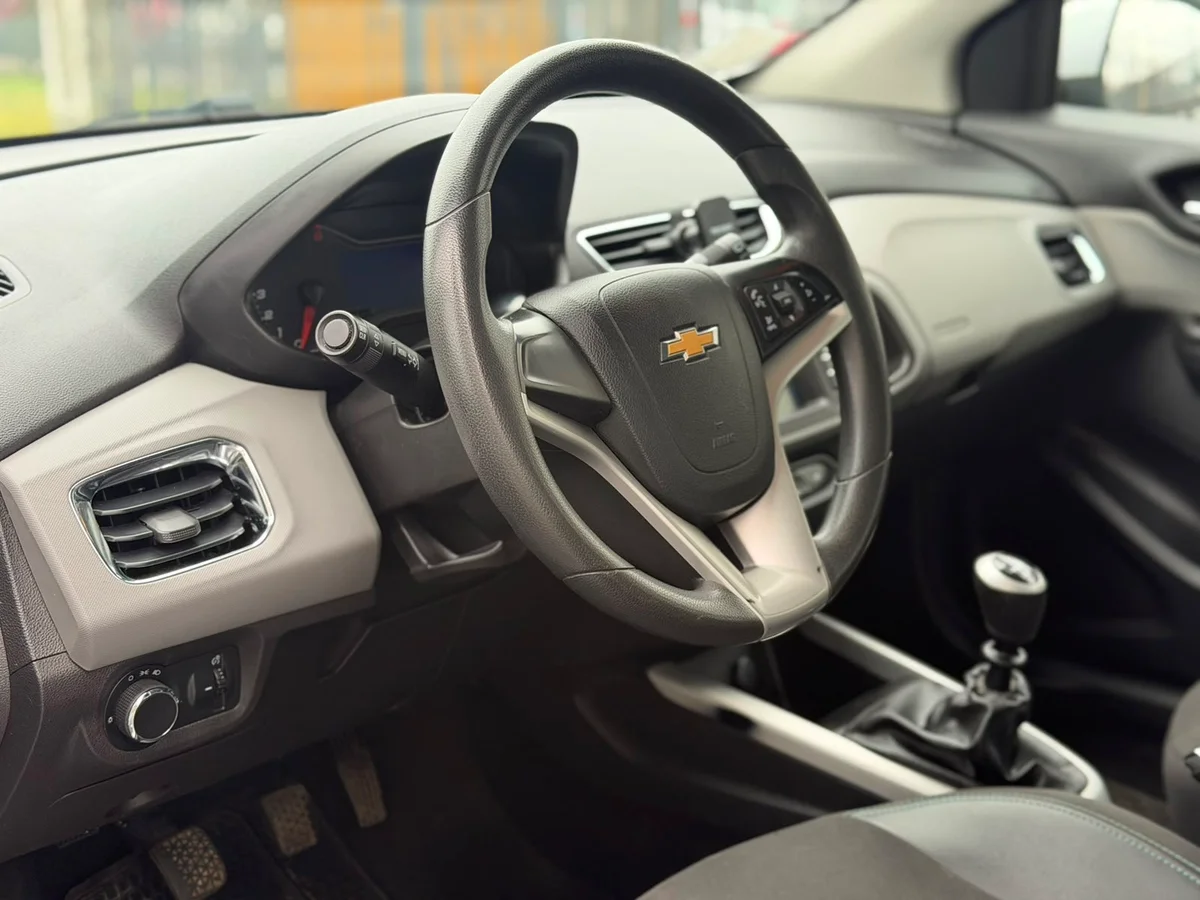 CHEVROLET Onix LT 1.4 MT 2020 - Miniatura 7