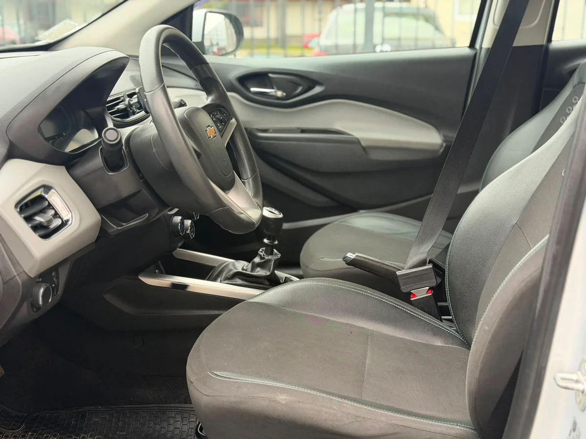 CHEVROLET Onix LT 1.4 MT 2020 - Miniatura 8