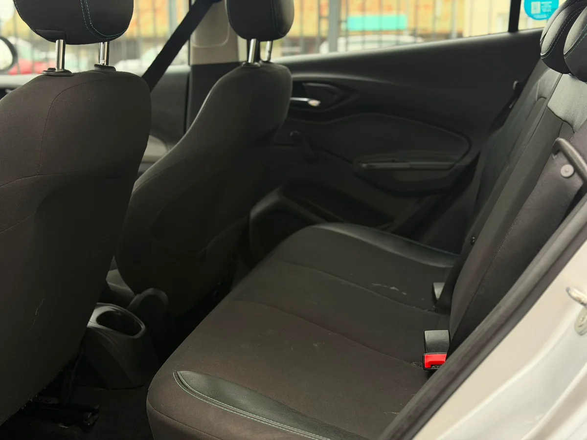 CHEVROLET Onix LT 1.4 MT 2020 - Miniatura 10