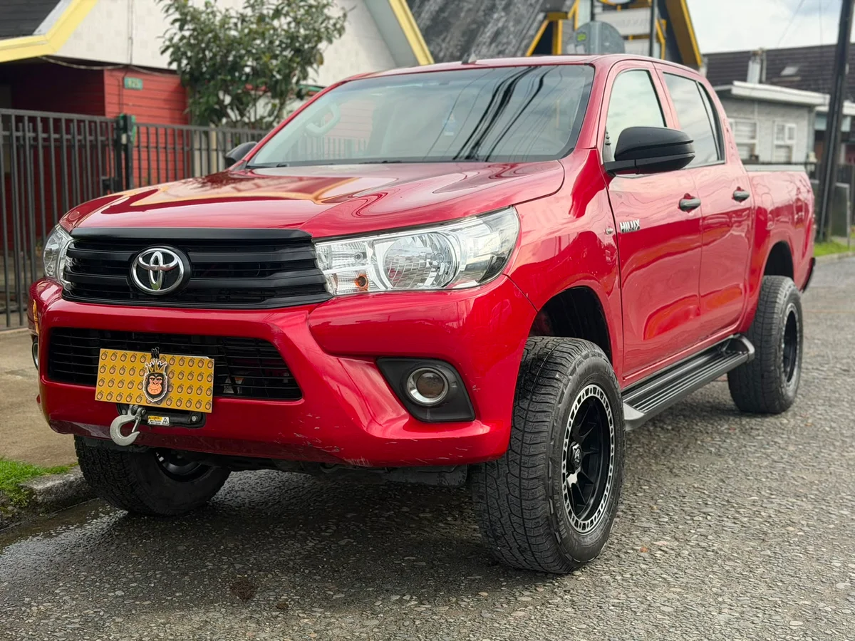 TOYOTA HILUX 2.4 DX DIESEL DCAB. 4X4 MT 4P 2021
