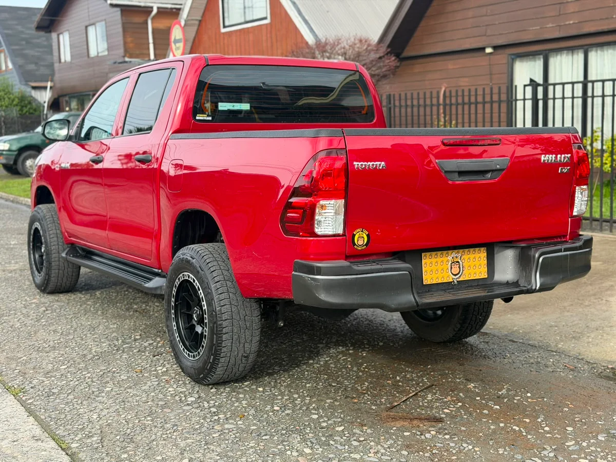 TOYOTA HILUX 2.4 DX DIESEL DCAB. 4X4 MT 4P 2021