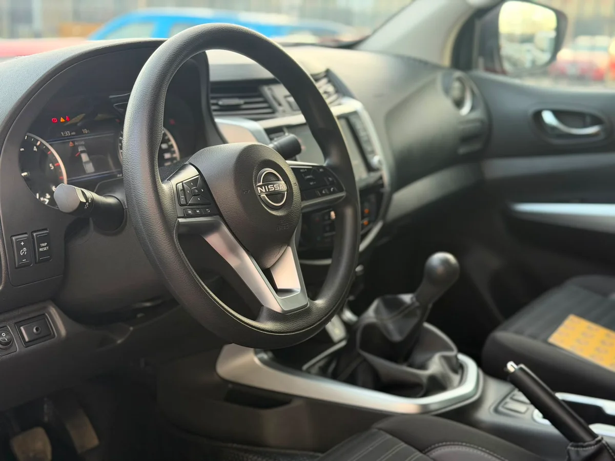 NISSAN NAVARA D CAB 2.3 XE DIESEL 4X4 DOB.CAB. MT 4P 2024 - Miniatura 8