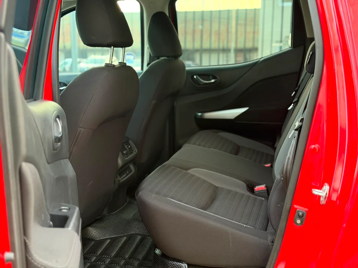 NISSAN NAVARA D CAB 2.3 XE DIESEL 4X4 DOB.CAB. MT 4P 2024 - Miniatura 13