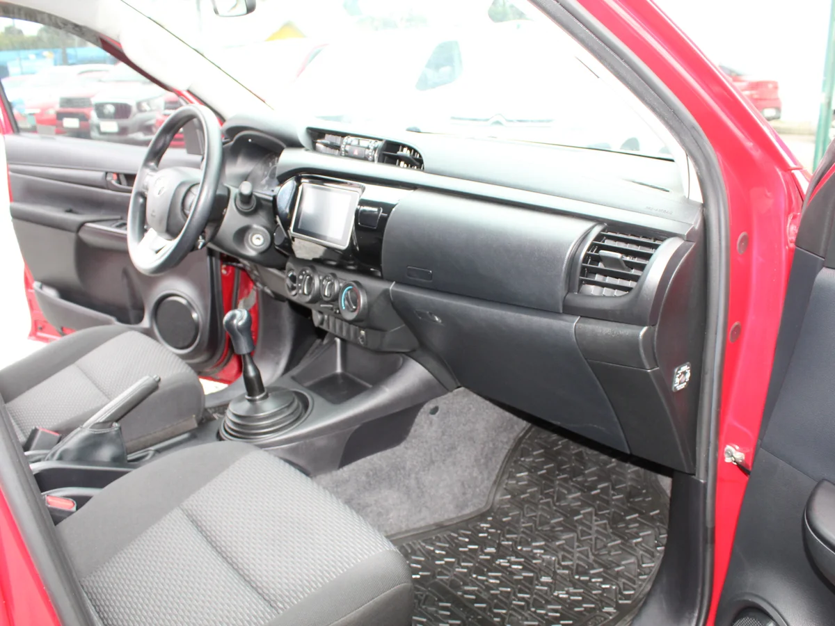 Toyota Hilux — foto 5 de 11