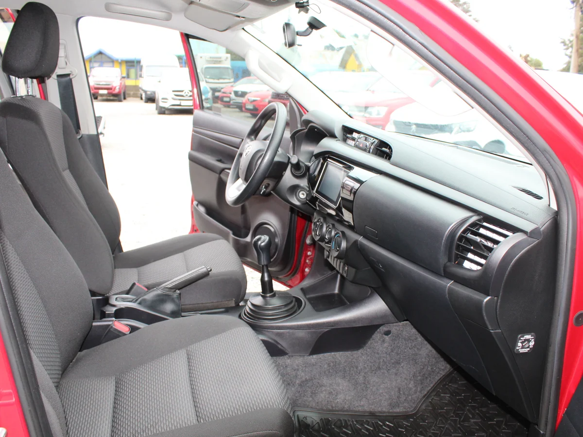 Toyota Hilux — foto 6 de 11