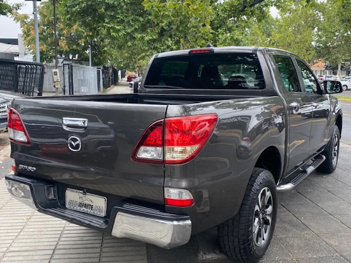 MAZDA BT-50 2.2 Diesel. 4x2 2021 - Miniatura 2