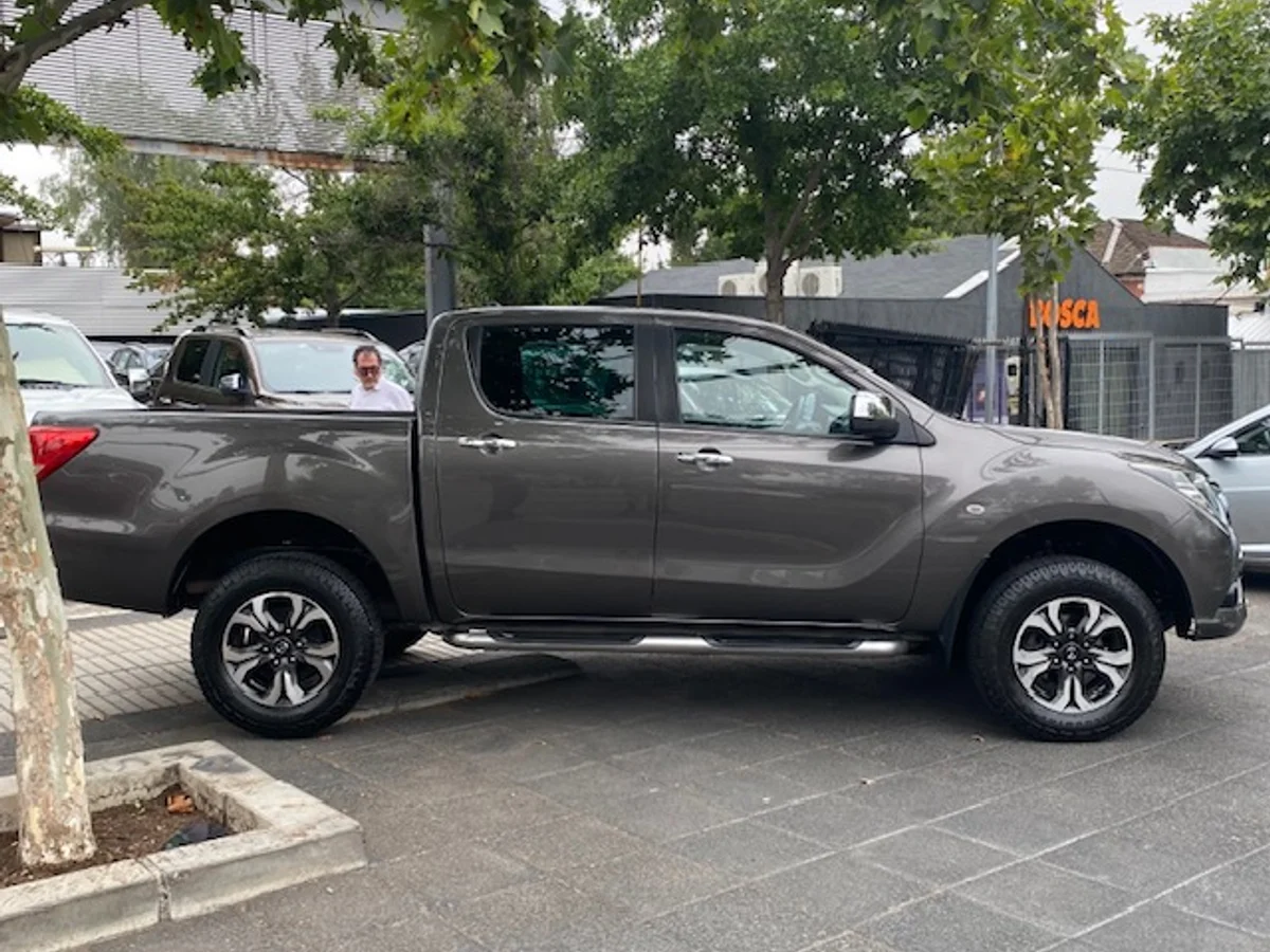 MAZDA BT-50 2.2 Diesel. 4x2 2021 - Miniatura 7
