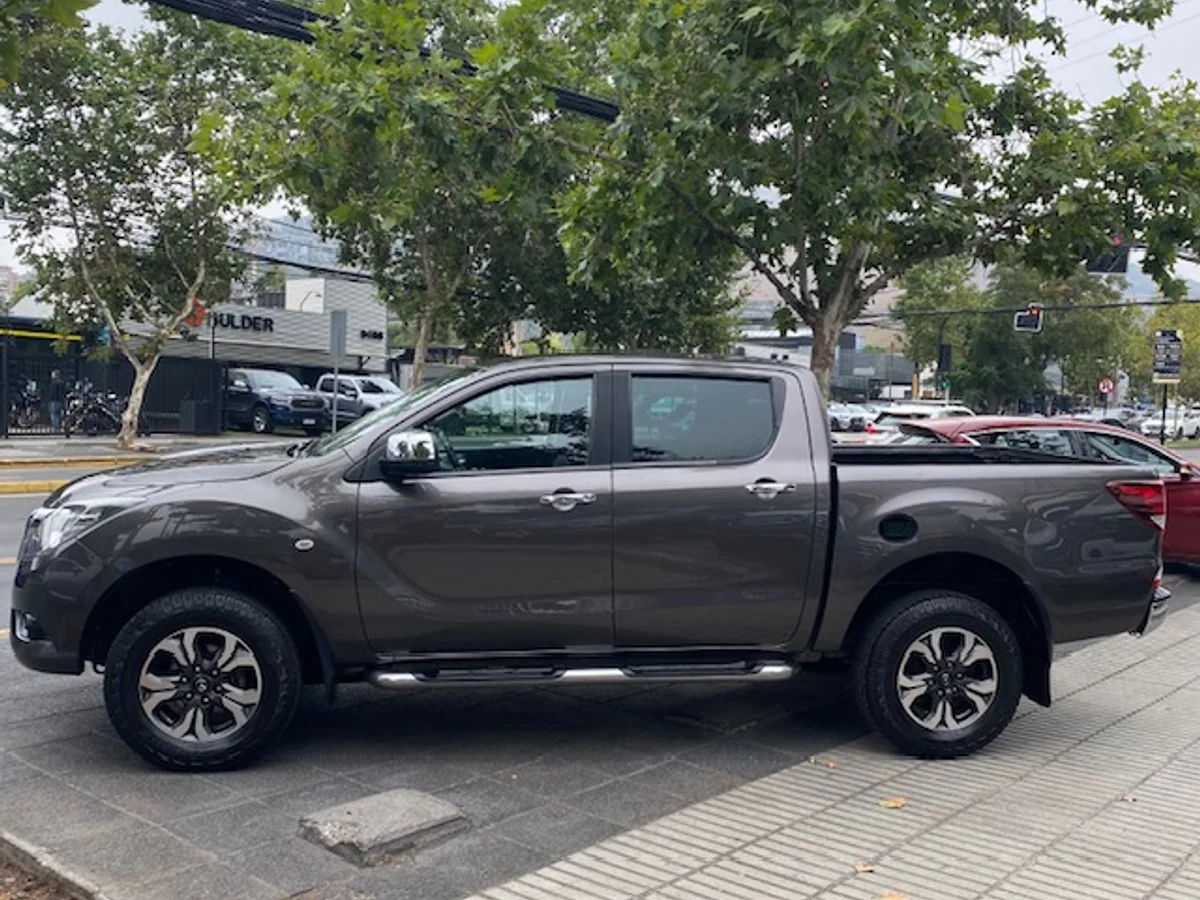 MAZDA BT-50 2.2 Diesel. 4x2 2021 - Miniatura 8