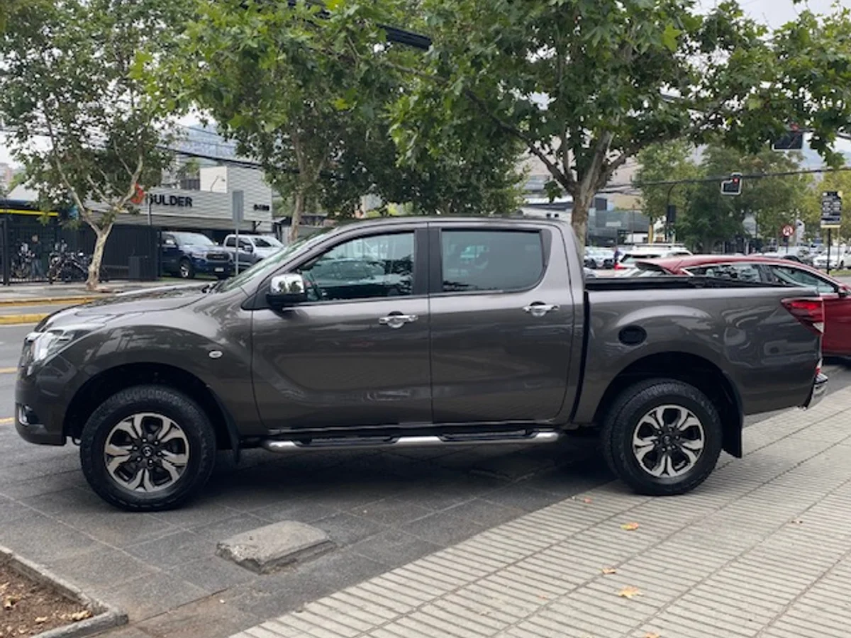 MAZDA BT-50 2.2 Diesel. 4x2 2021 - Miniatura 10