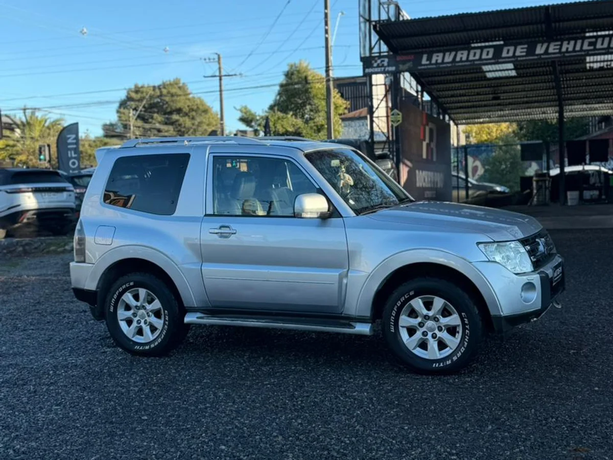 MITSUBISHI Montero 3.2 CR DIESEL 4X4 AT 3P 2011 - Imagen 4
