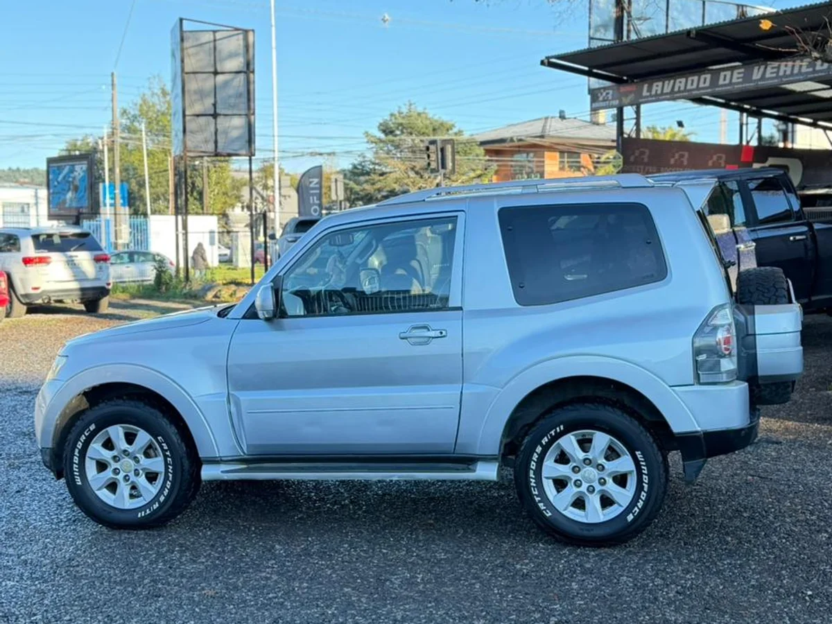 MITSUBISHI Montero 3.2 CR DIESEL 4X4 AT 3P 2011 - Imagen 12