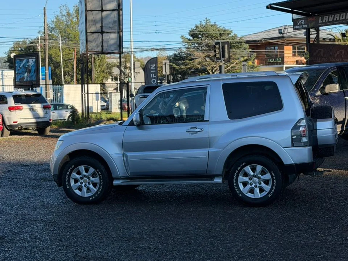 MITSUBISHI Montero 3.2 CR DIESEL 4X4 AT 3P 2011 - Imagen 14