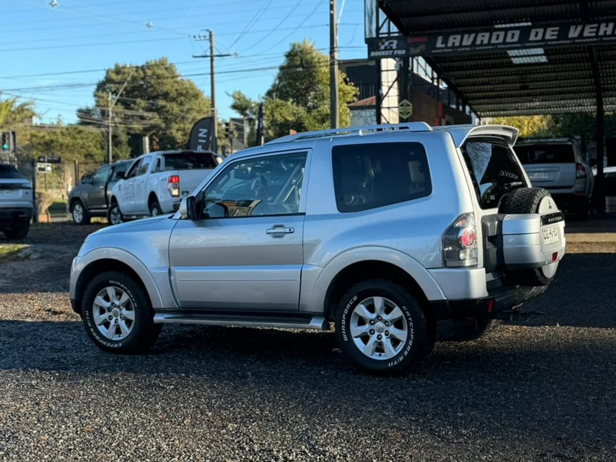 MITSUBISHI Montero 3.2 CR DIESEL 4X4 AT 3P 2011 - Imagen 16