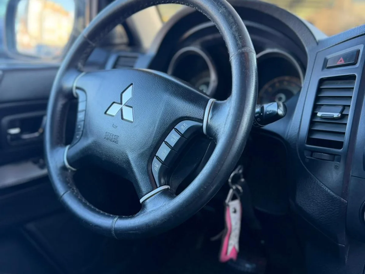 MITSUBISHI Montero 3.2 CR DIESEL 4X4 AT 3P 2011 - Imagen 19