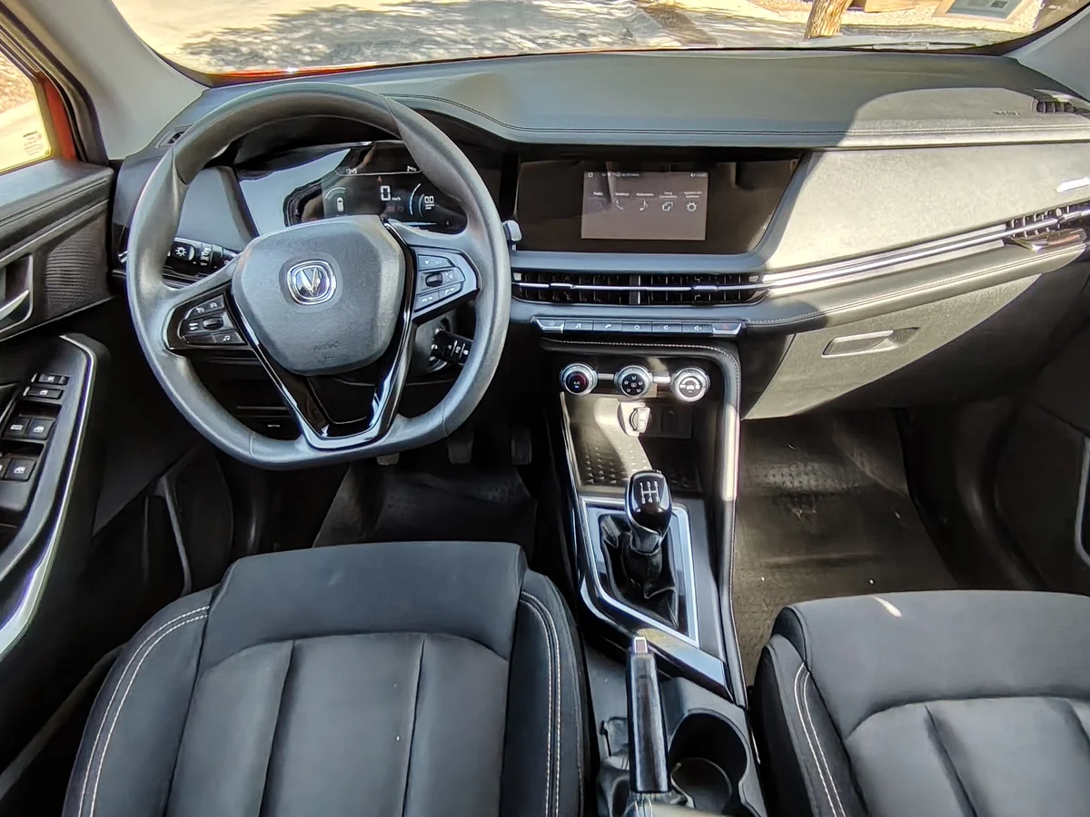 CHANGAN Cs15 1.5 COMFORT 4X2 MT 5P 2025 - Miniatura 16