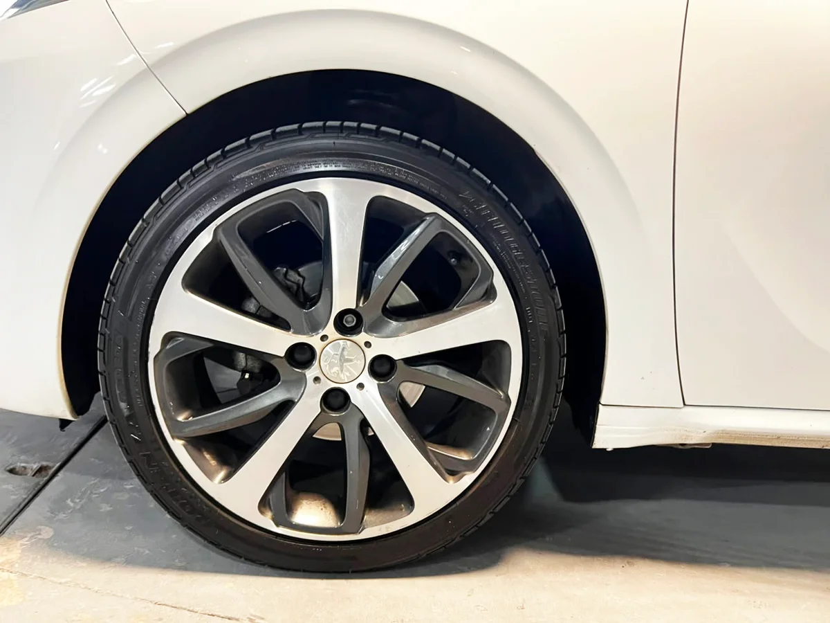 PEUGEOT 208 ALLURE 1.2 ALLURE 1.2 2018 - Miniatura 8