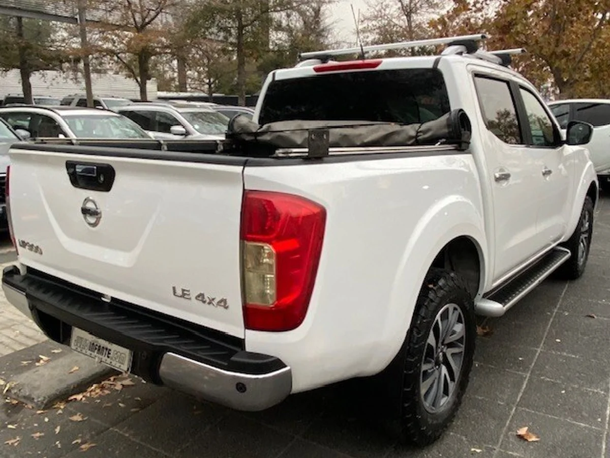 NISSAN NP300 4x4 2.3 Autom. 1 dueño. 2019 - Miniatura 2