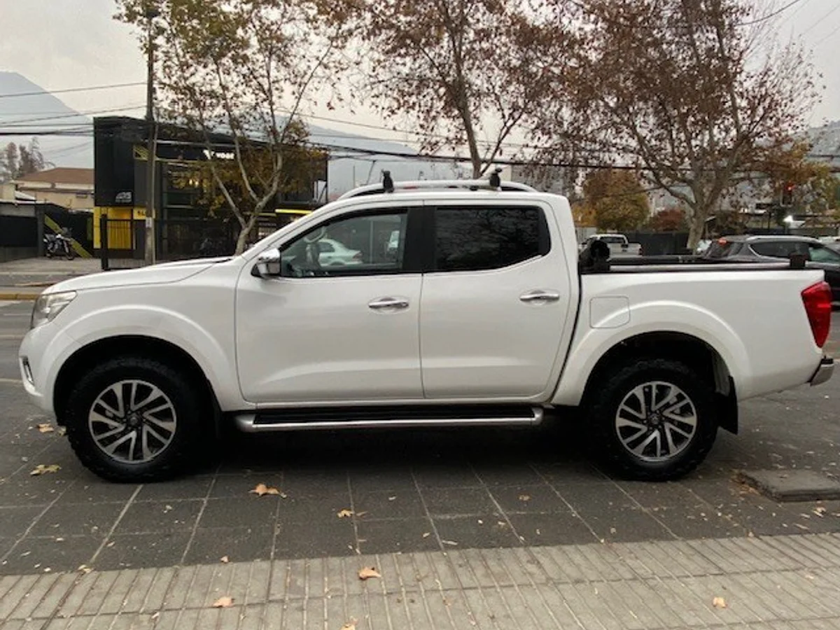 NISSAN NP300 4x4 2.3 Autom. 1 dueño. 2019 - Miniatura 4