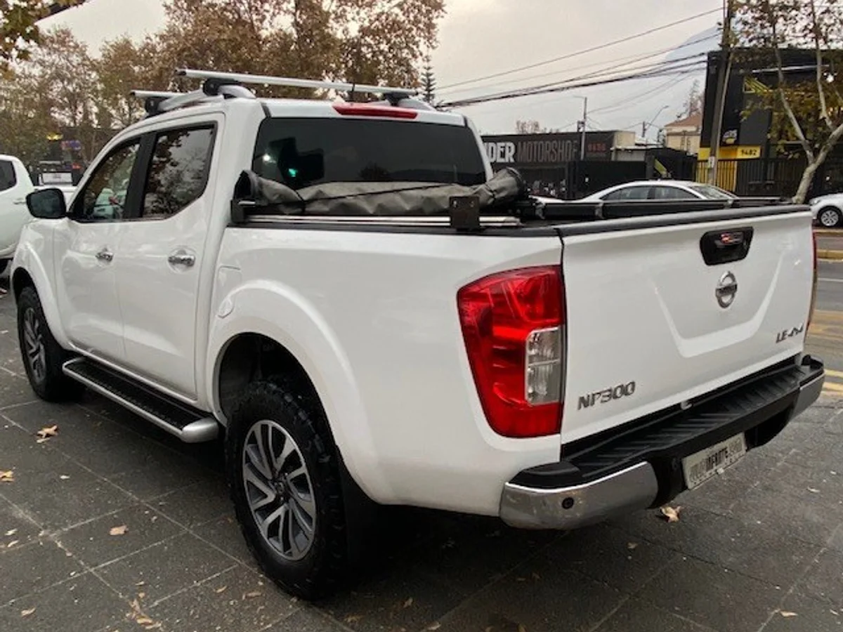 NISSAN NP300 4x4 2.3 Autom. 1 dueño. 2019 - Miniatura 6