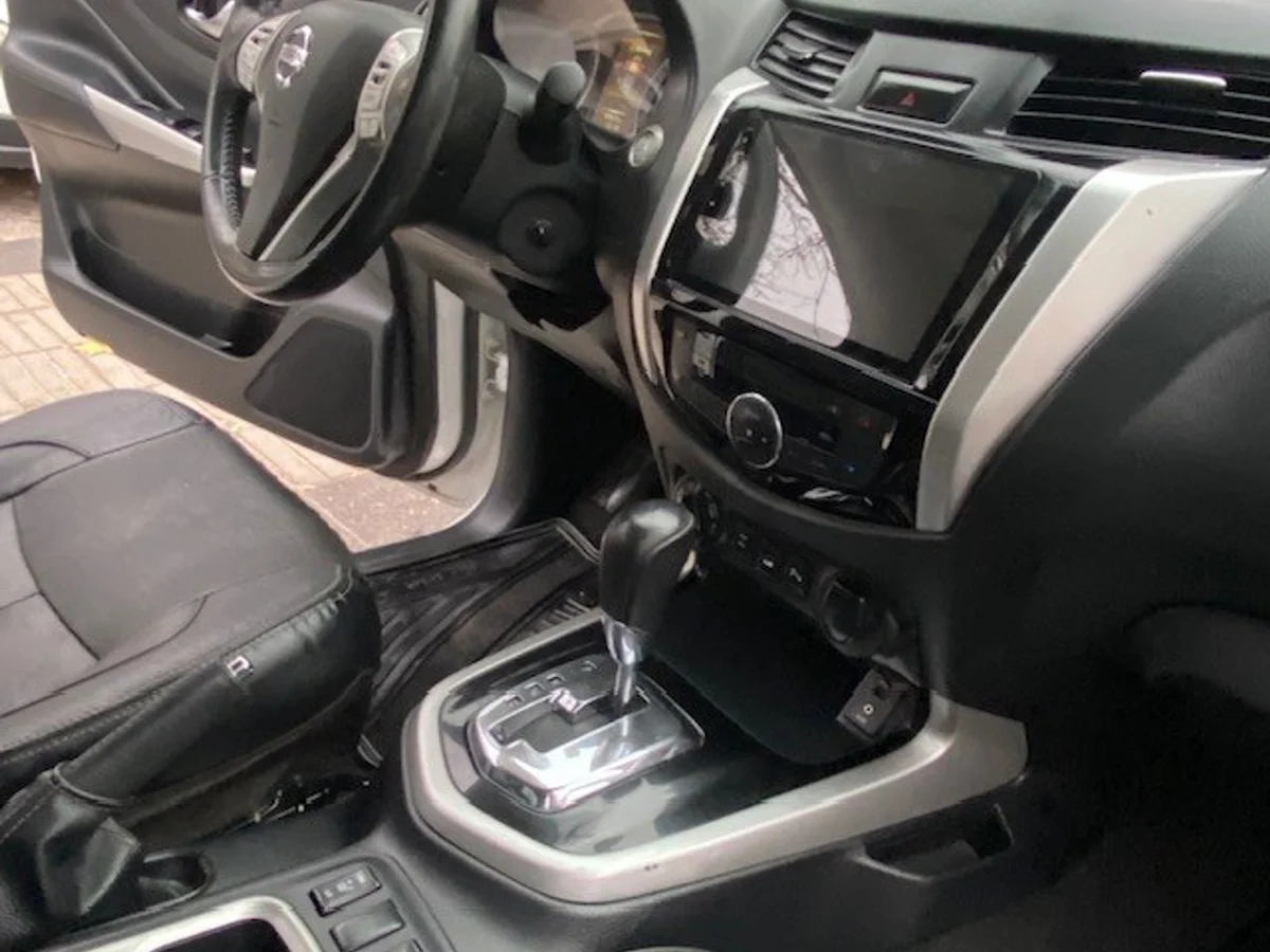 NISSAN NP300 4x4 2.3 Autom. 1 dueño. 2019 - Miniatura 16