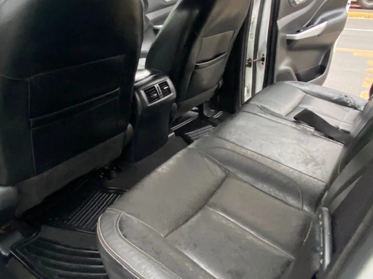 NISSAN NP300 4x4 2.3 Autom. 1 dueño. 2019 - Miniatura 17