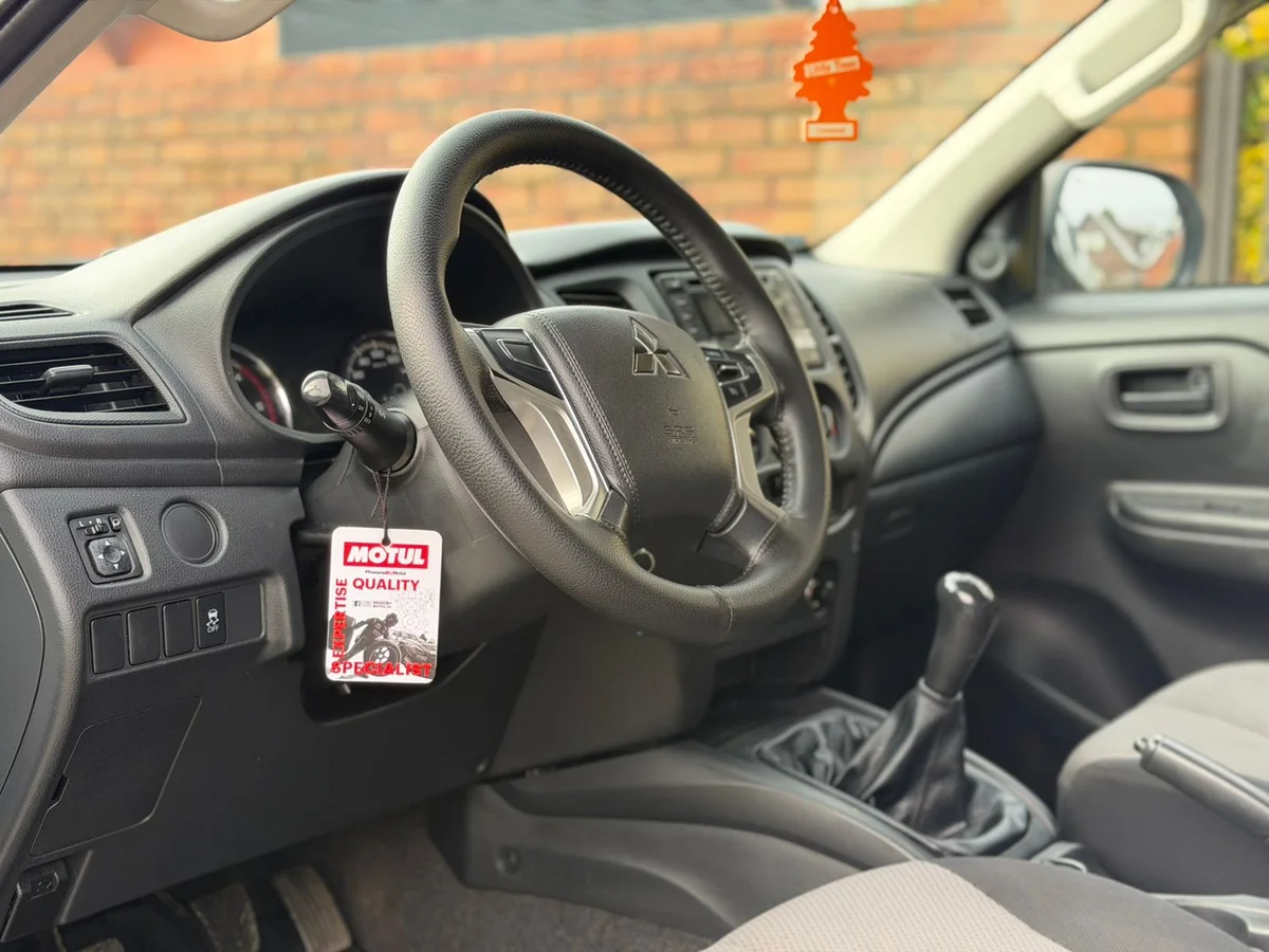 MITSUBISHI l200 KATANA 4X4 2.4 2022 - Miniatura 7