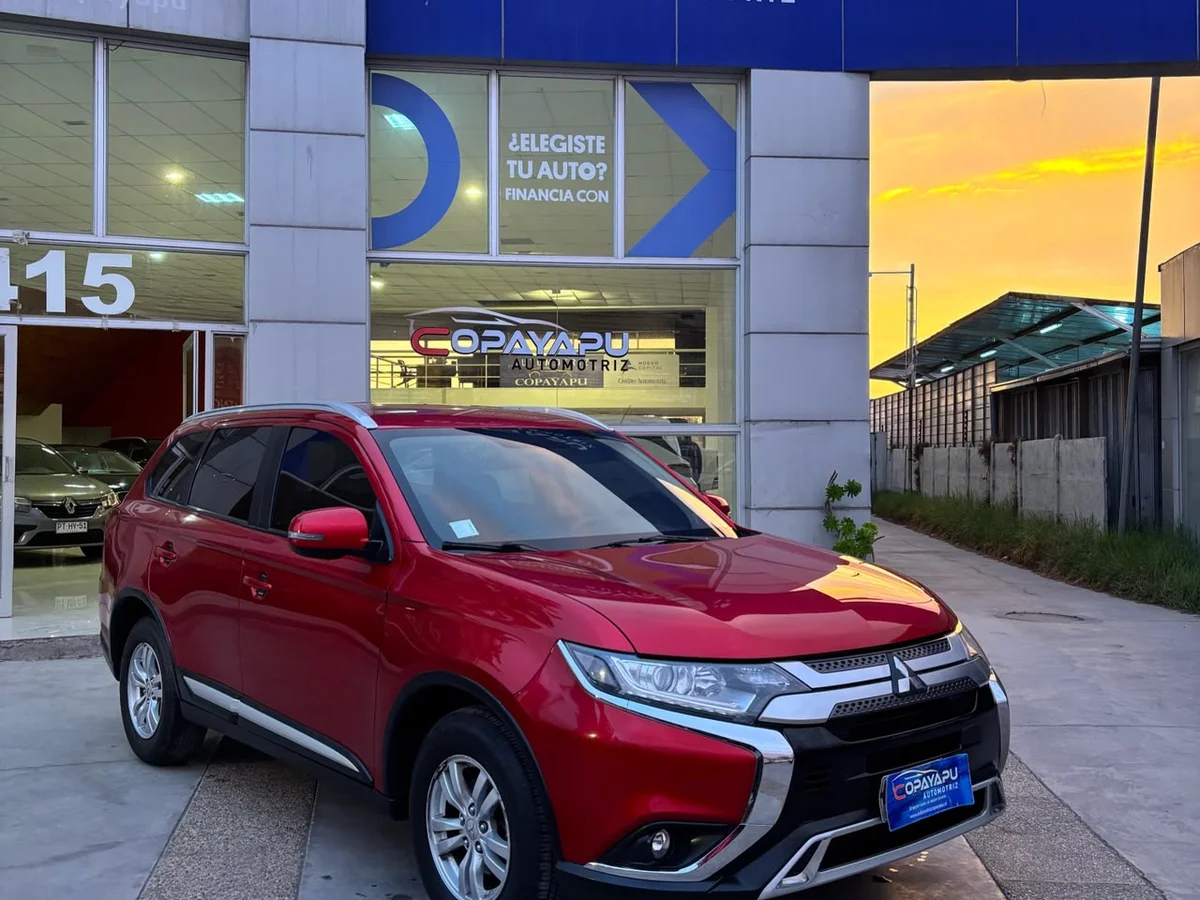MITSUBISHI Outlander 2.0 2020 - Miniatura 3