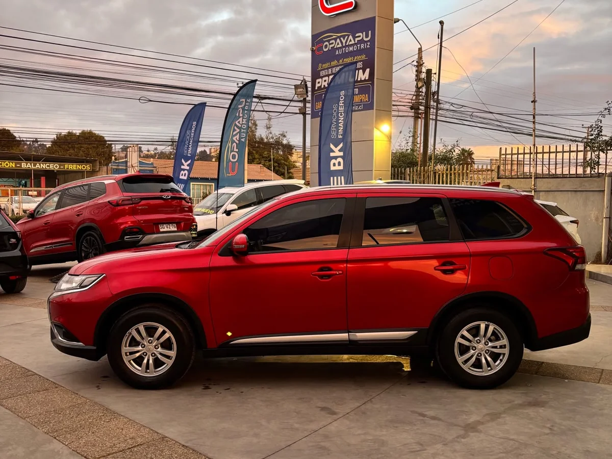 MITSUBISHI Outlander 2.0 2020 - Miniatura 4
