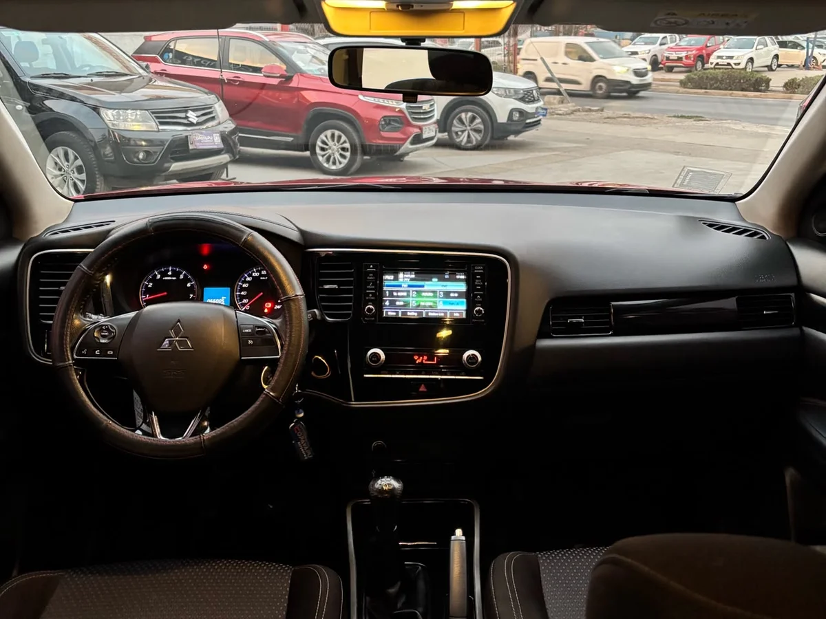 MITSUBISHI Outlander 2.0 2020 - Miniatura 10