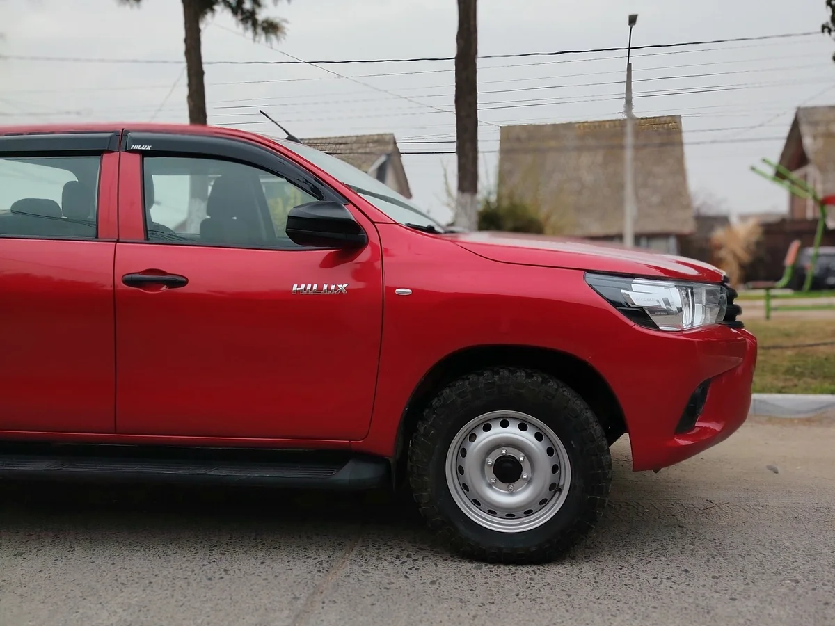 TOYOTA Hilux 2.8L DIESEL 4X4 MT 2023
