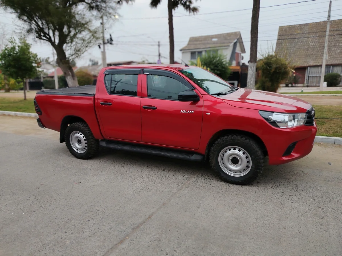 TOYOTA Hilux 2.8L DIESEL 4X4 MT 2023