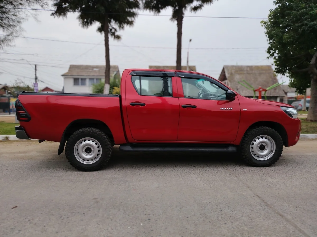 TOYOTA Hilux 2.8L DIESEL 4X4 MT 2023