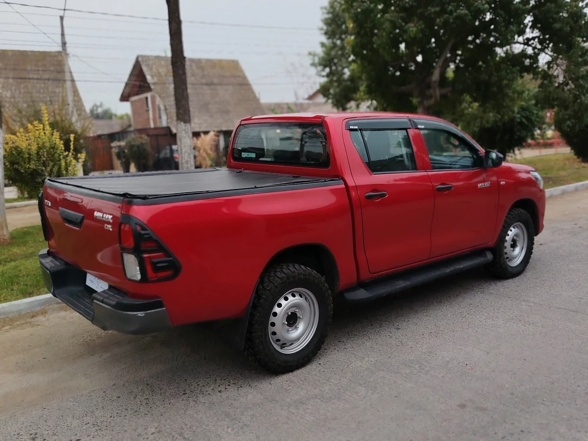 TOYOTA Hilux 2.8L DIESEL 4X4 MT 2023 - Miniatura 7