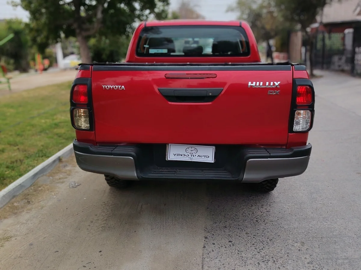 TOYOTA Hilux 2.8L DIESEL 4X4 MT 2023 - Miniatura 9